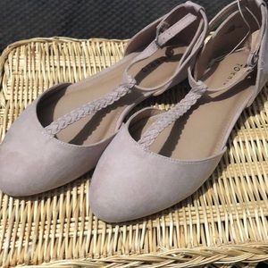 TORRID NWOT Beige Almond Toe Flats